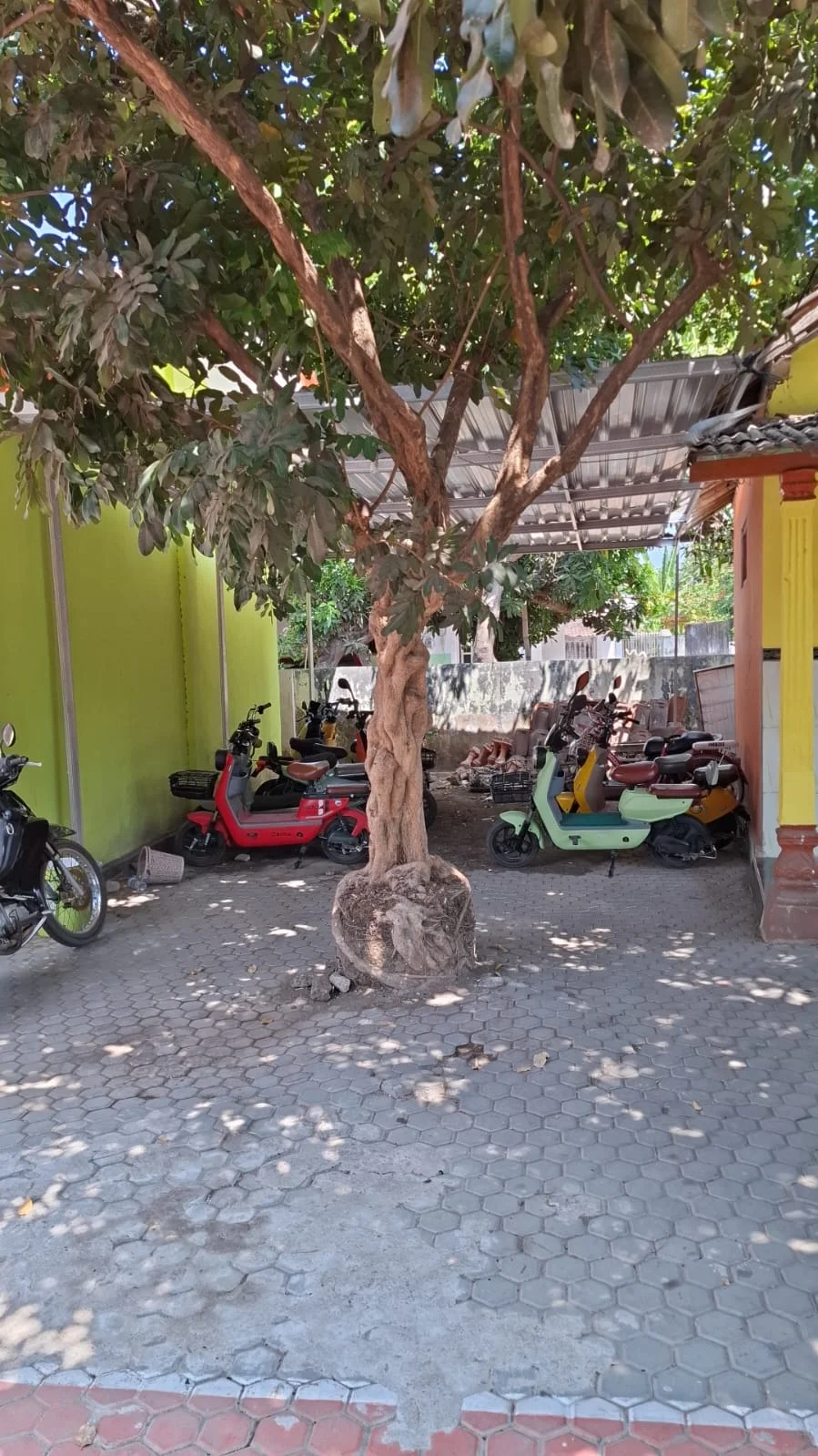 PARKIRAN SEKOLAH