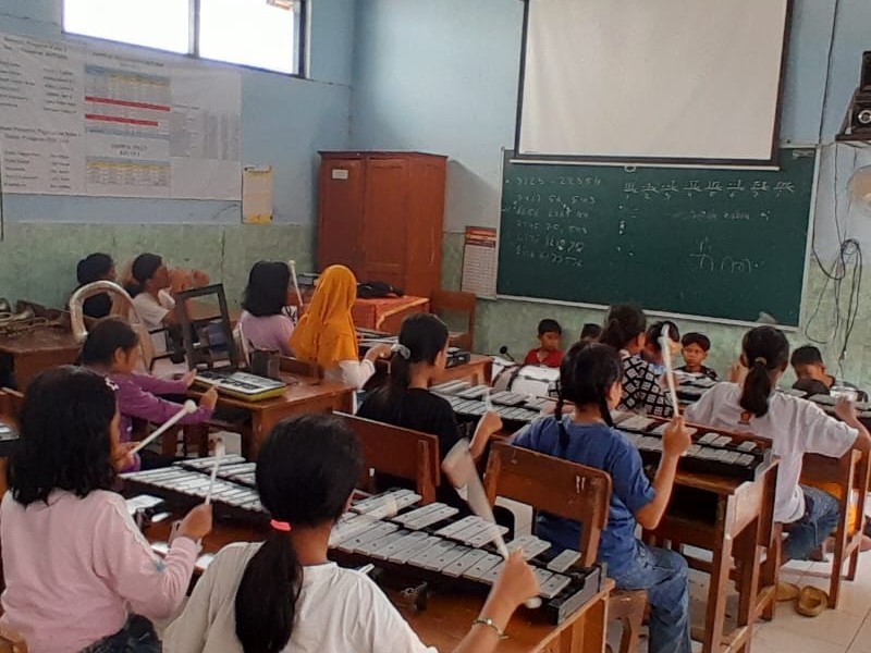 Ekstrakurikuler Drumband di SD Negeri 1 Alasmalang