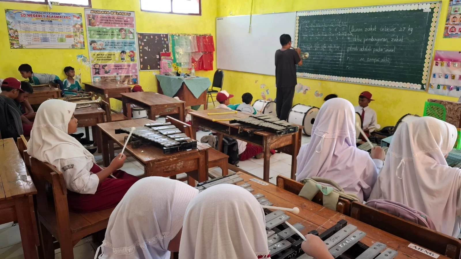 Kegiatan Ekstrakurikuler Drumband